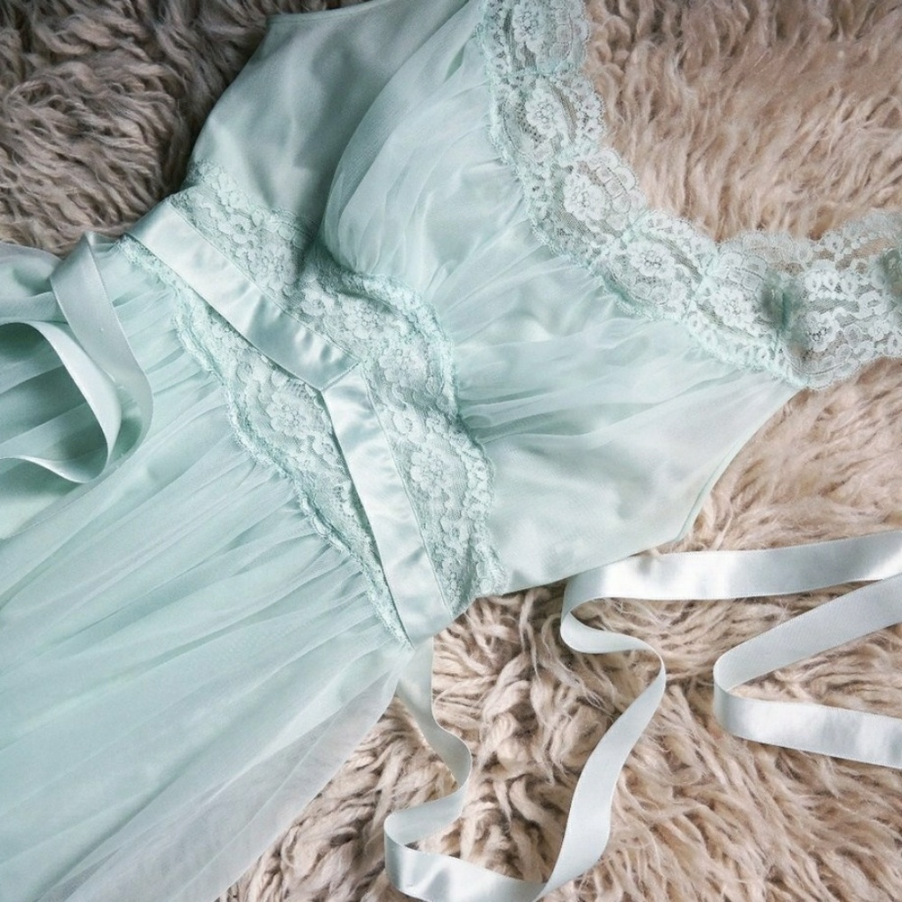 Vintage Vanity fair mint nightgown